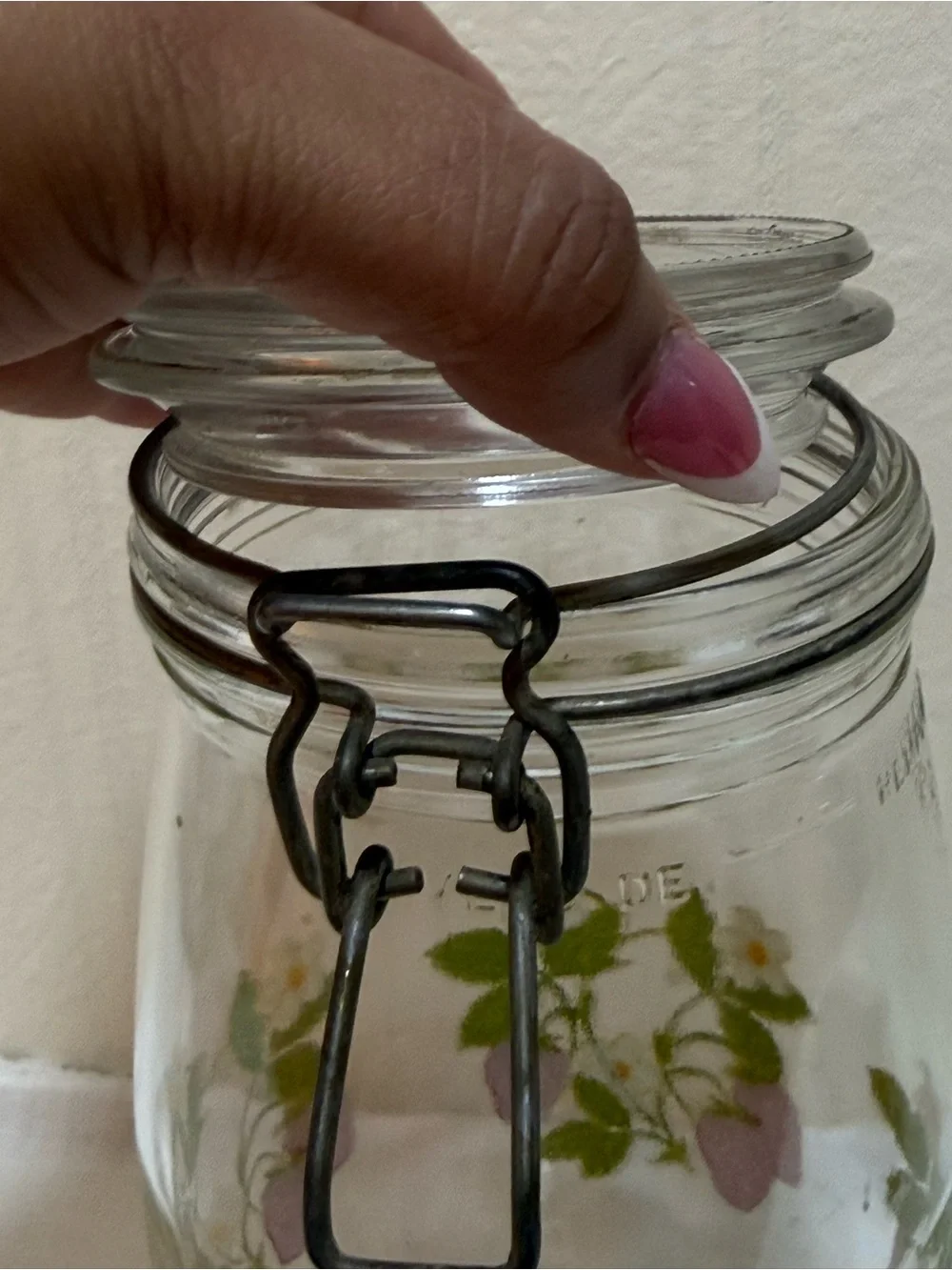Vintage‎ Arc France Strawberry & Floral Glass Canister Storage 1.5L